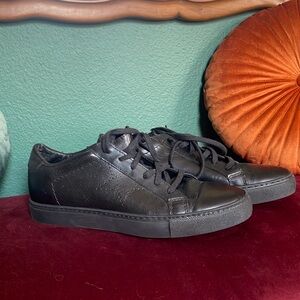 Men’s dress sneaker